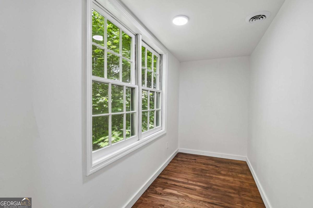 2272 Vistamont Drive Property Photo 31