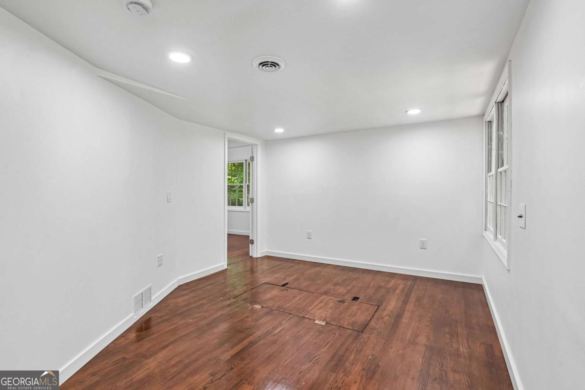 2272 Vistamont Drive Property Photo 33