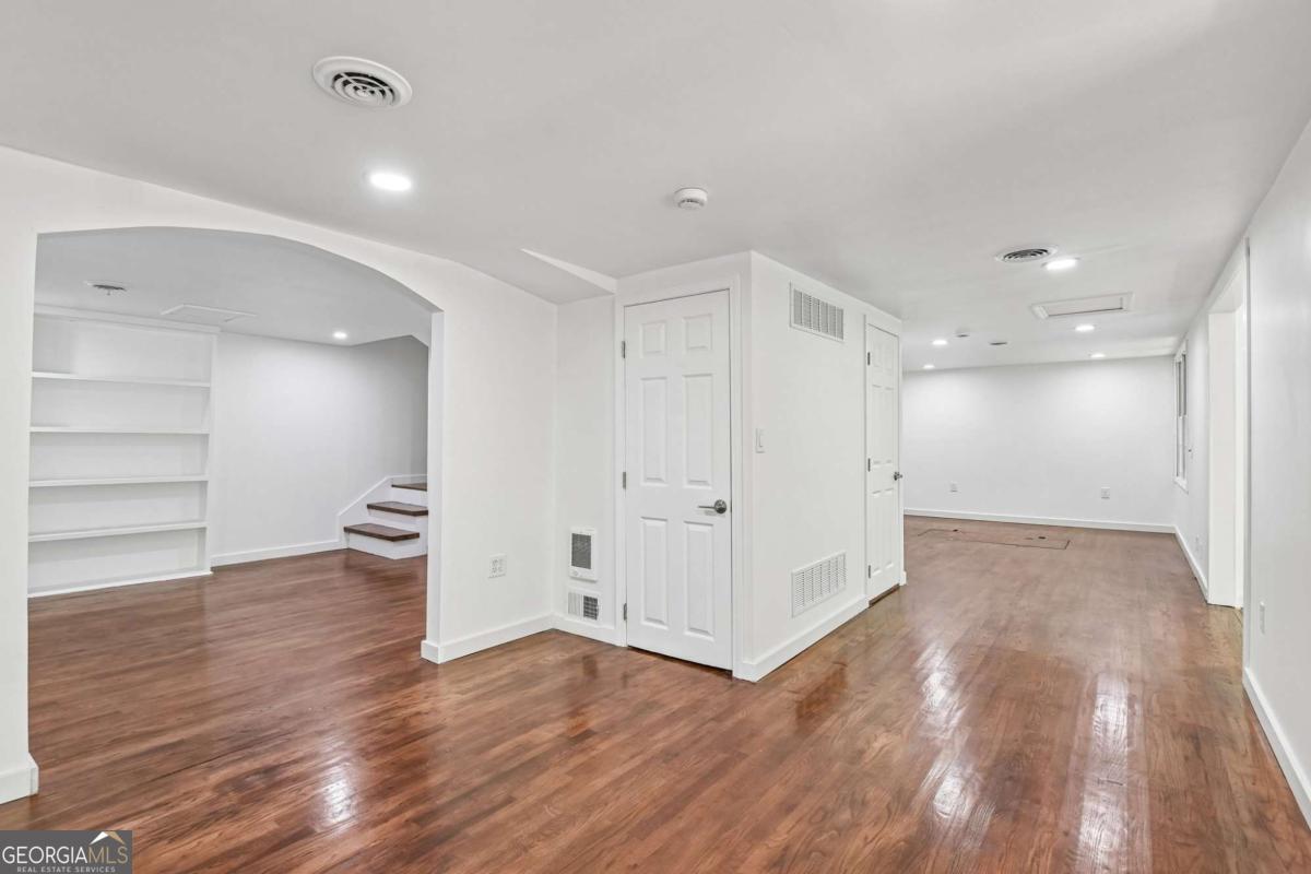 2272 Vistamont Drive Property Photo 35