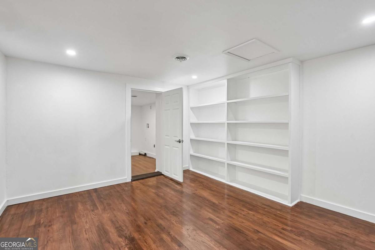 2272 Vistamont Drive Property Photo 37