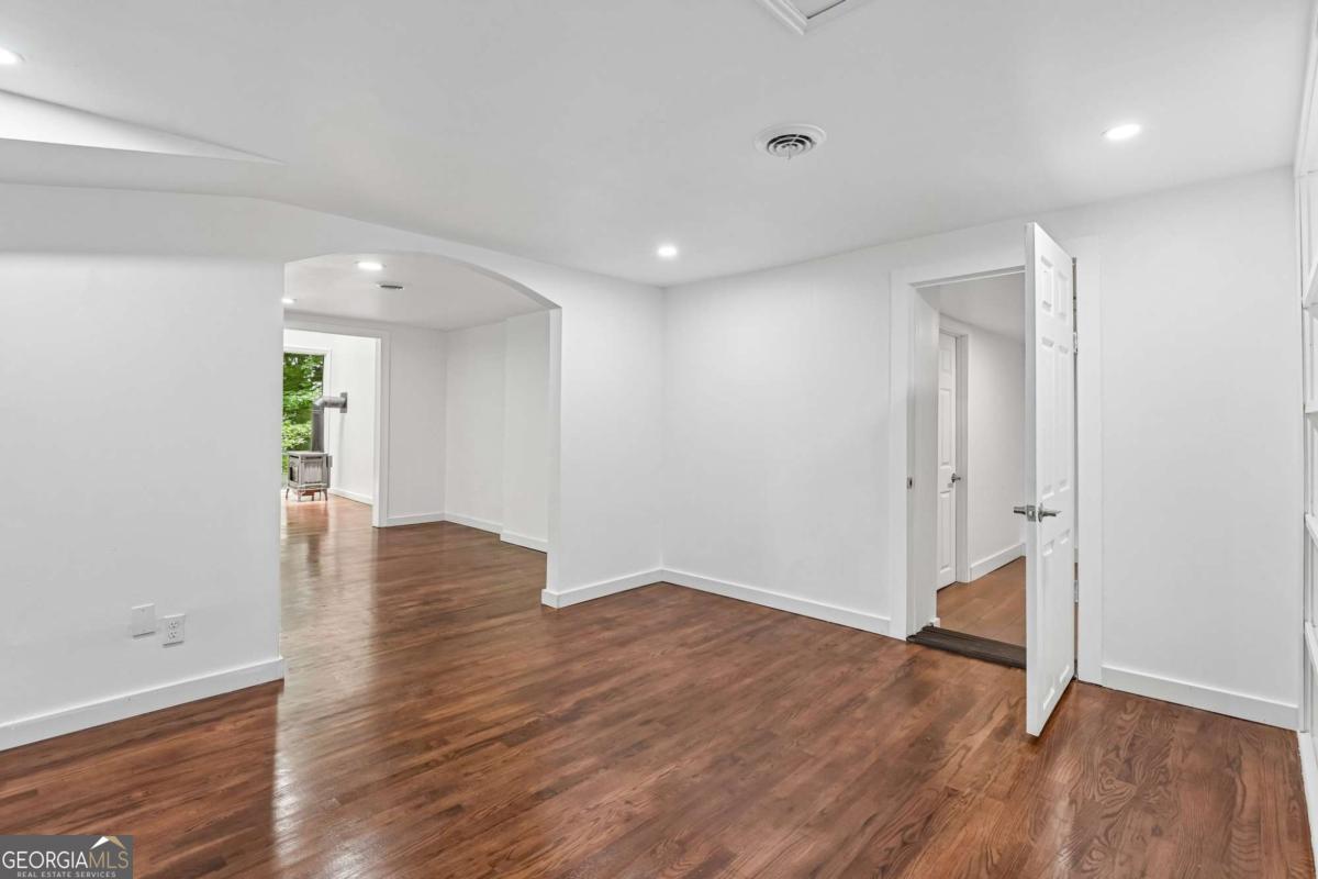 2272 Vistamont Drive Property Photo 38