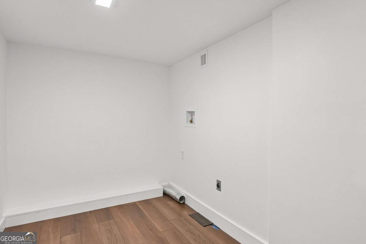 2272 Vistamont Drive Property Photo 40