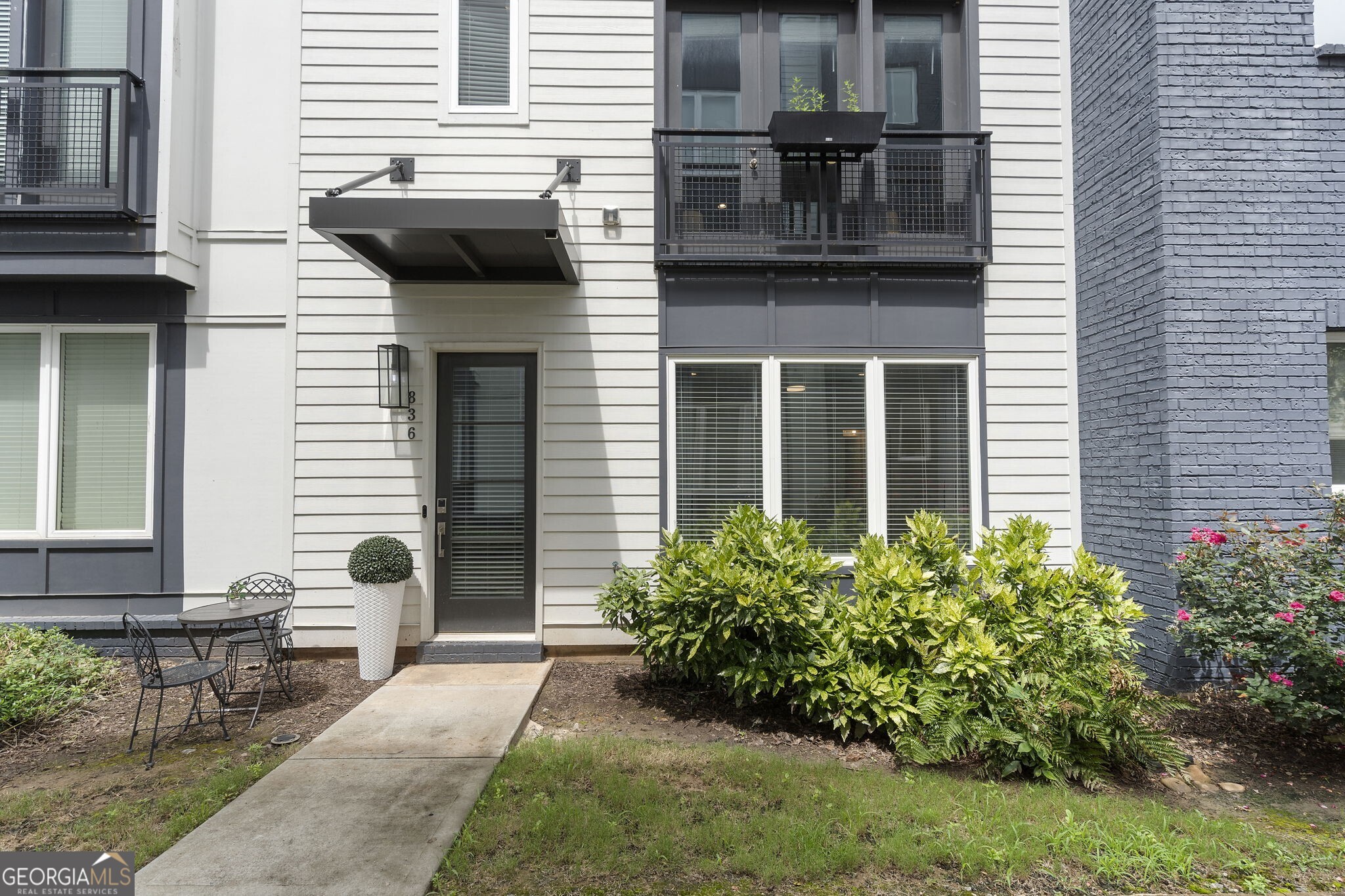 836 Winslow Way