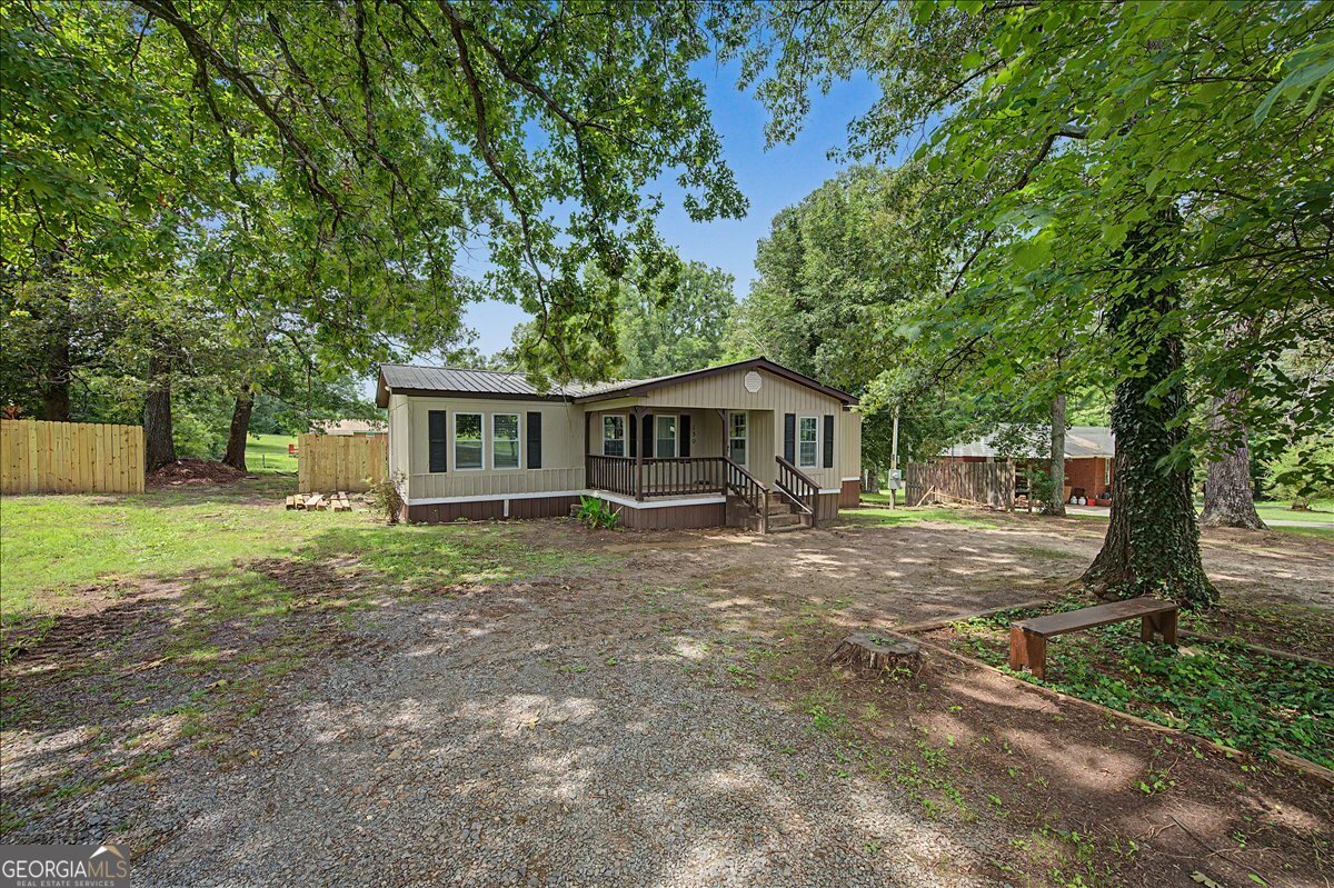 130 Rlling Street Property Photo 5