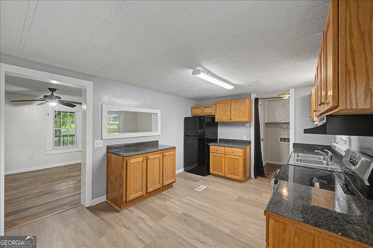 130 Rlling Street Property Photo 16
