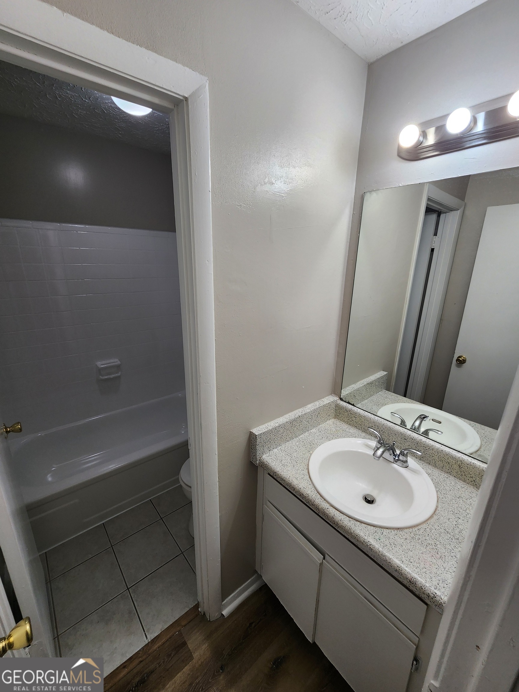 9400 Roberts Drive # D Property Photo 4