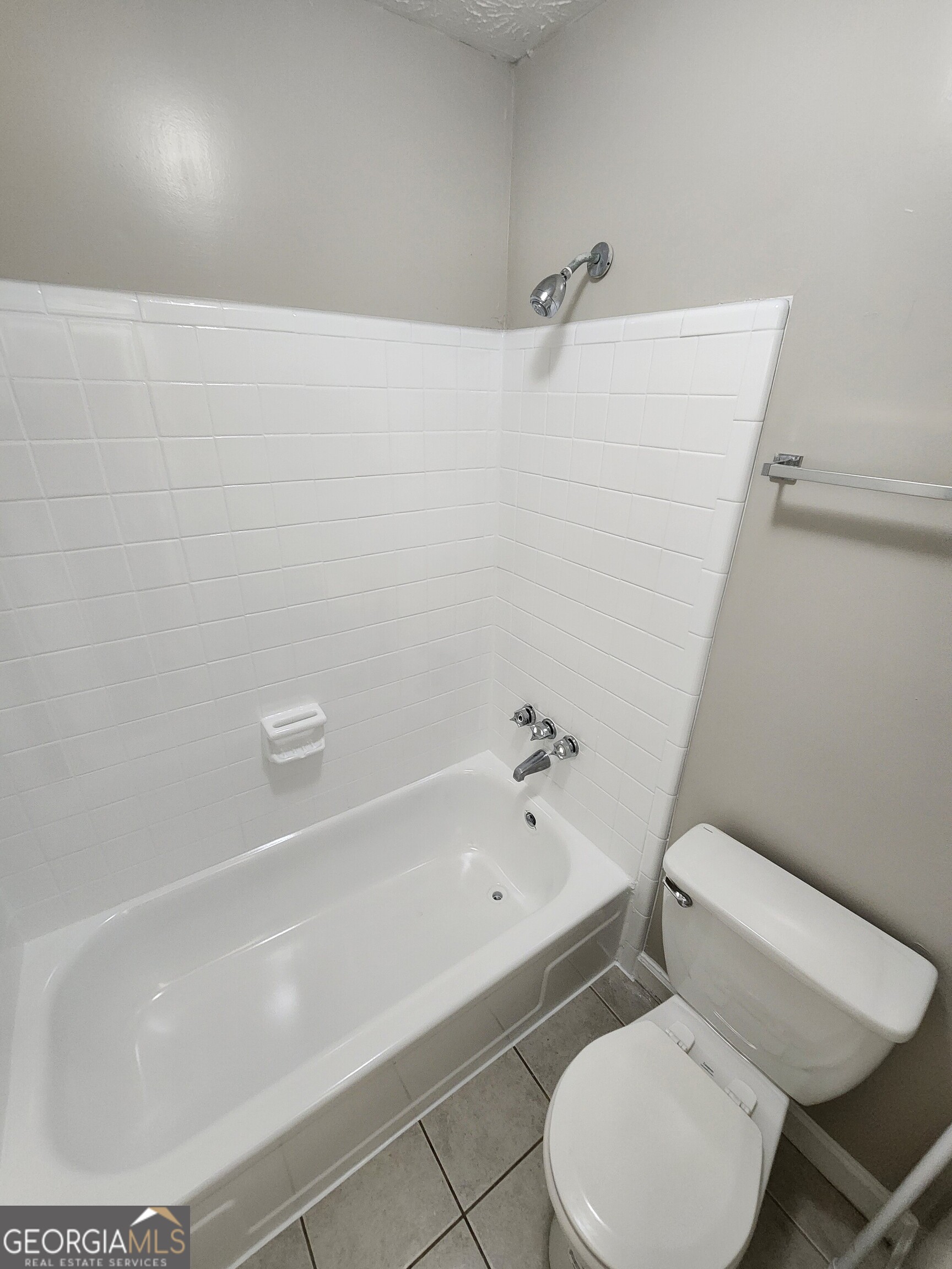 9400 Roberts Drive # D Property Photo 5