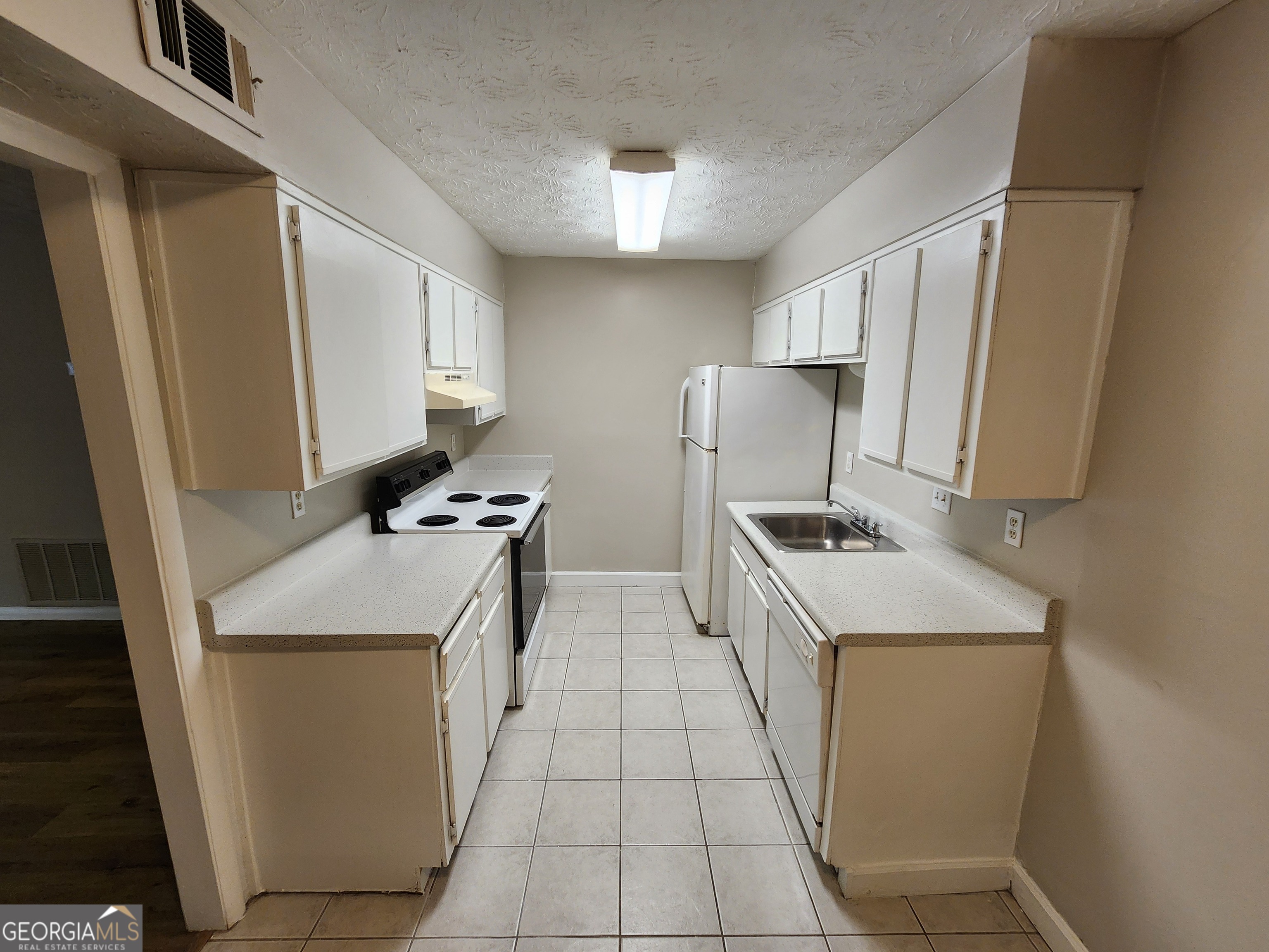 9400 Roberts Drive # D Property Photo 10