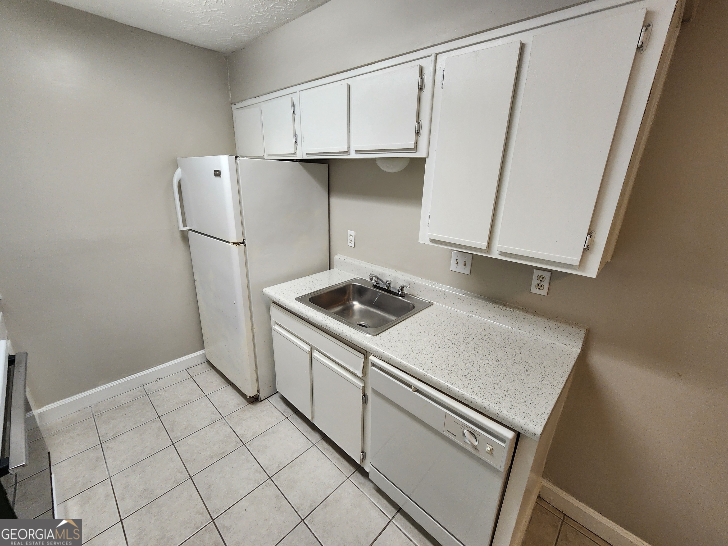 9400 Roberts Drive # D Property Photo 11