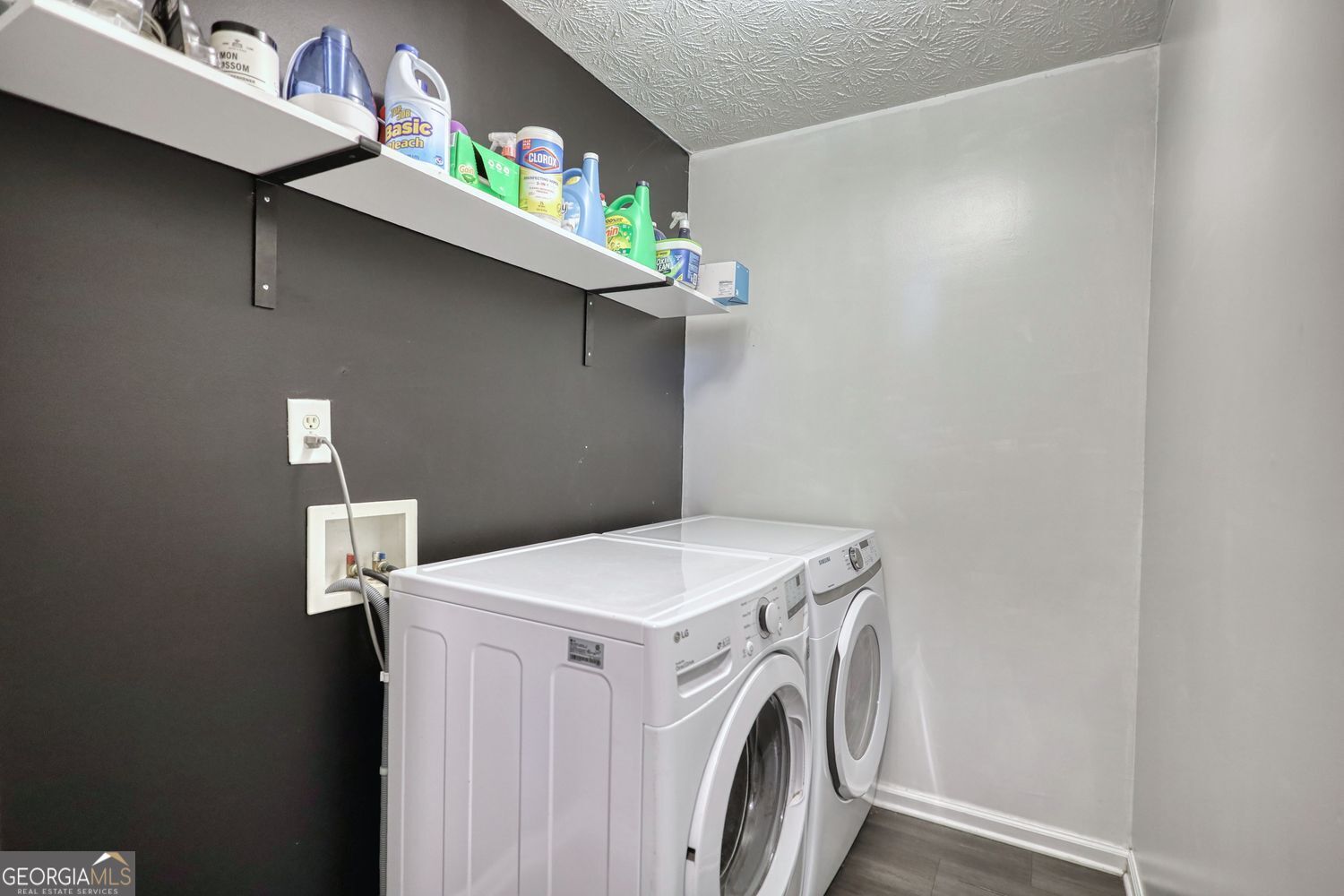 605 Dakota Street Property Photo 24