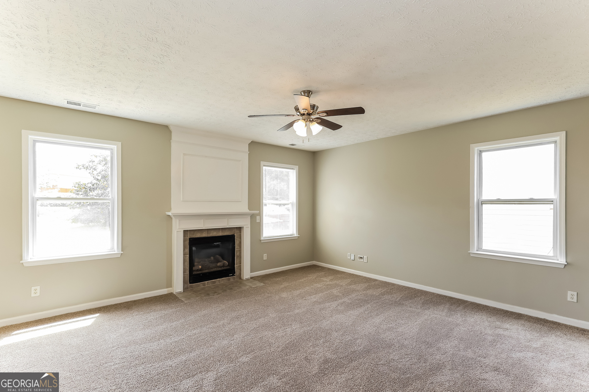 8931 Crestview Circle Property Photo 7
