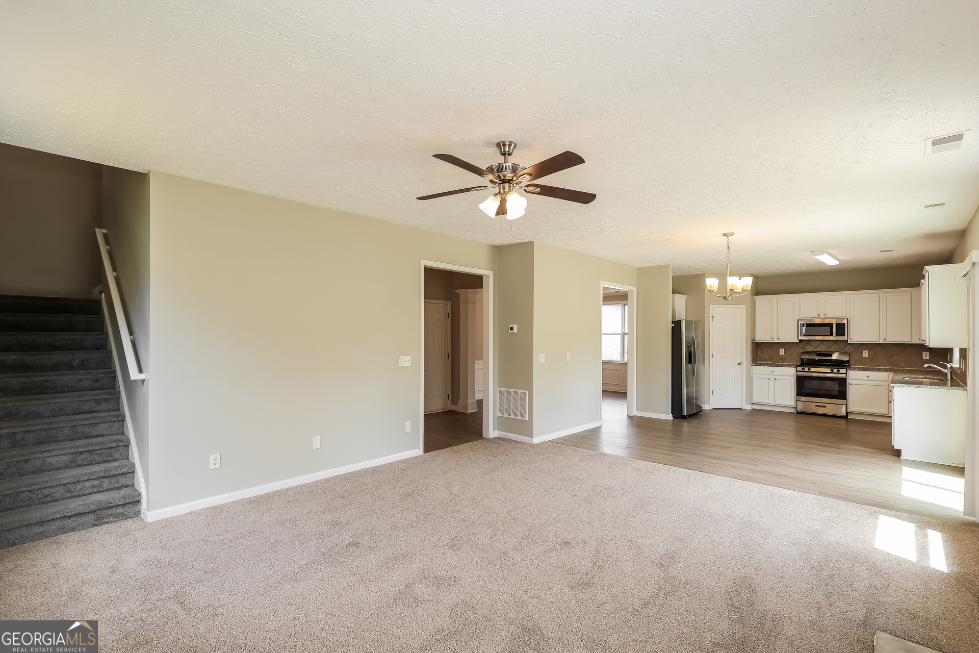 8931 Crestview Circle Property Photo 8