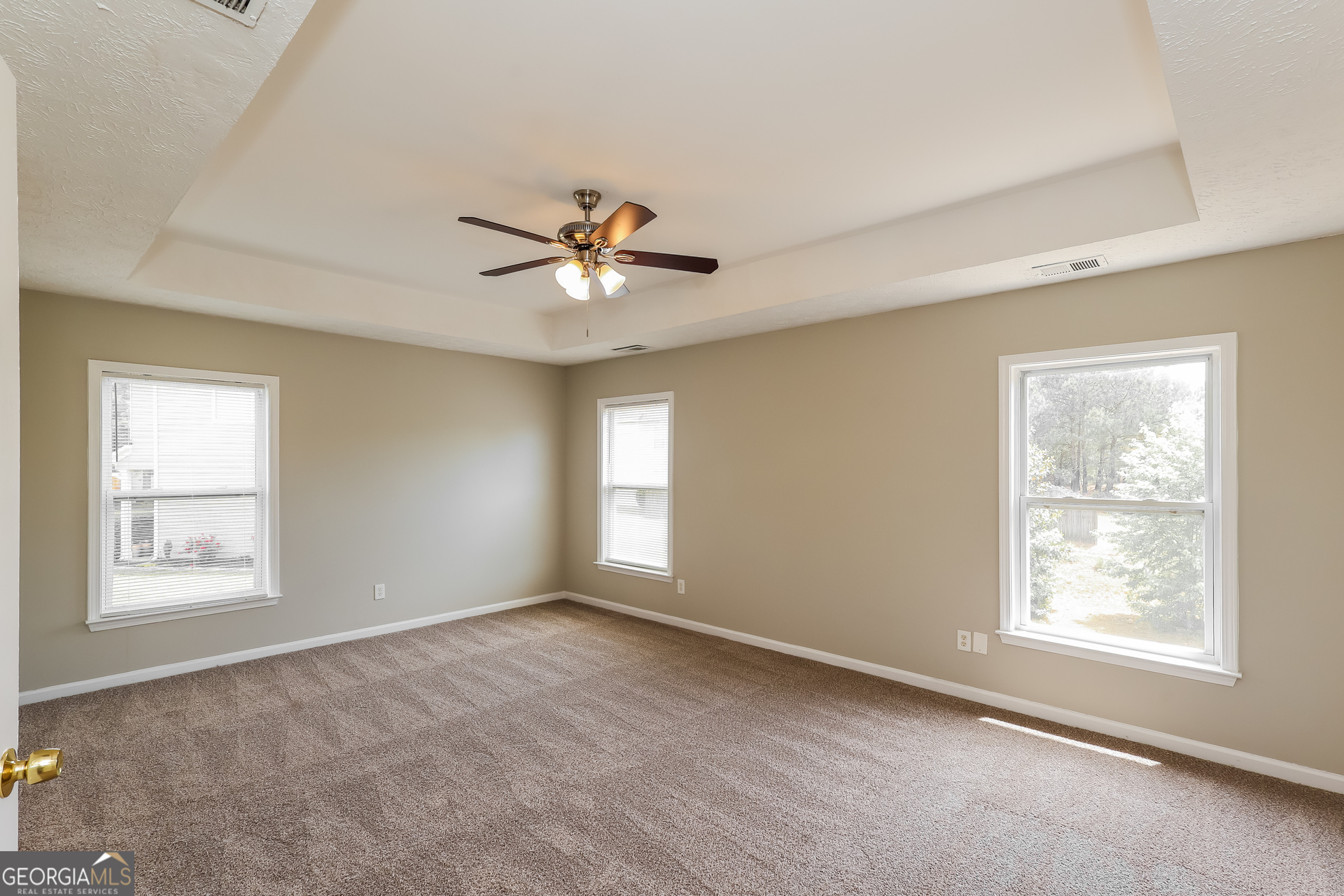 8931 Crestview Circle Property Photo 9