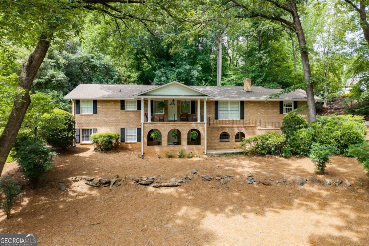 530 Westview Drive Property Photo 1