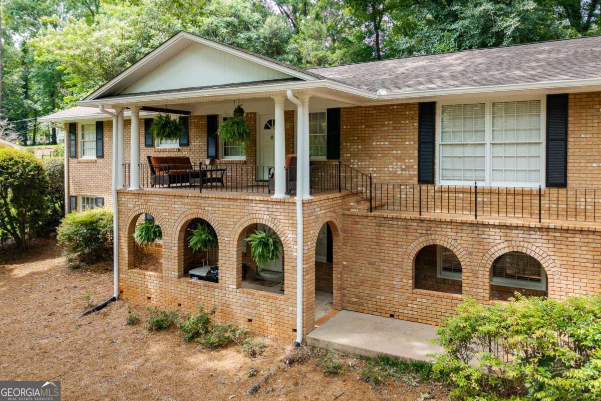 530 Westview Drive Property Photo 1