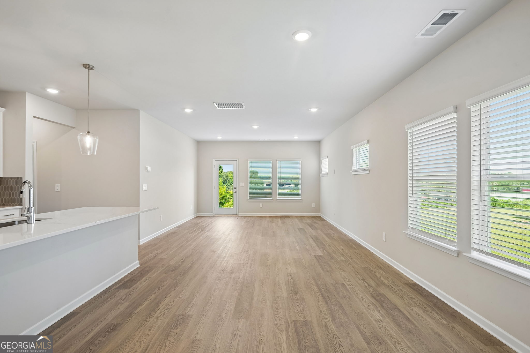 2865 Aralynn Way Property Photo 6