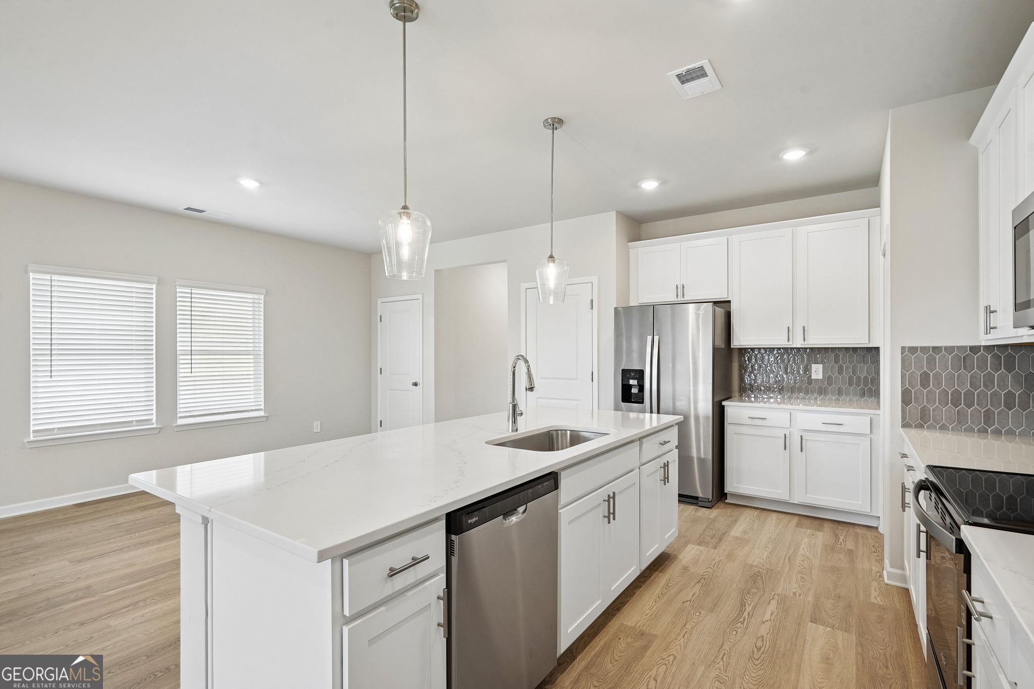 2865 Aralynn Way Property Photo 16