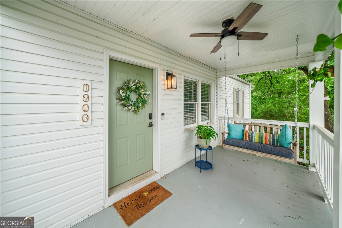 1923 Dresden Drive Ne Property Photo 3