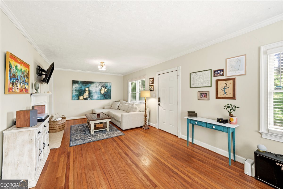1923 Dresden Drive Ne Property Photo 5