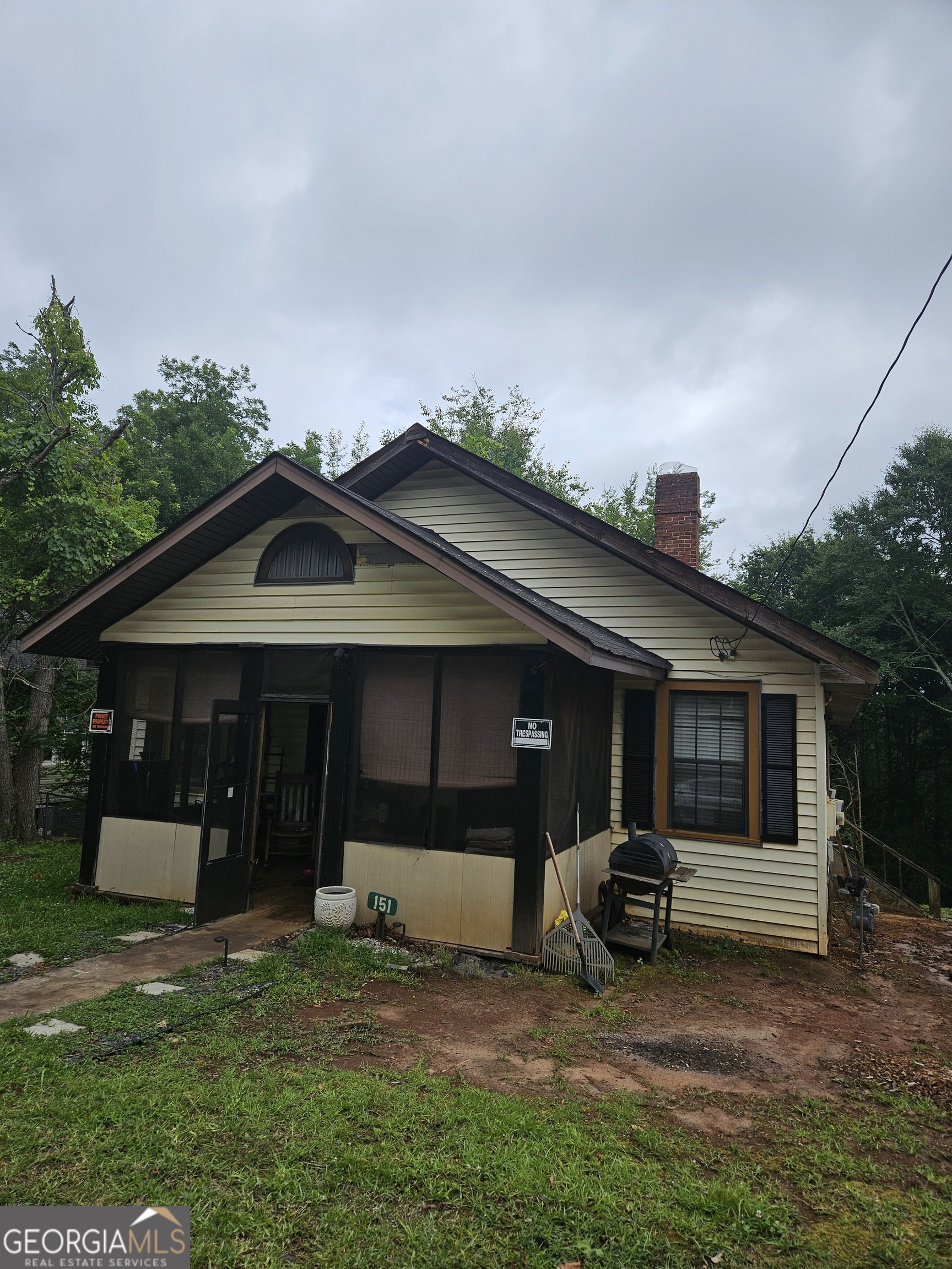 151 G Circle Property Photo 2