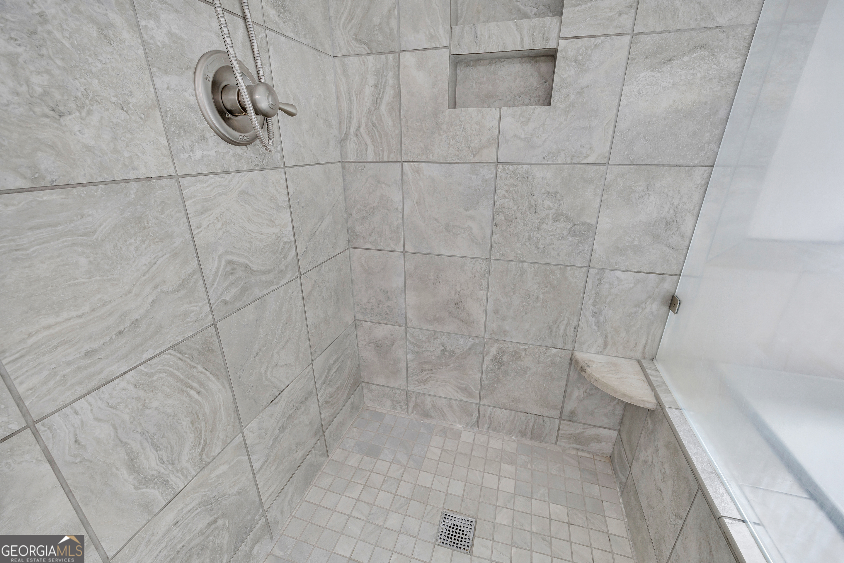 752 Jefferson Boulevard Property Photo 25