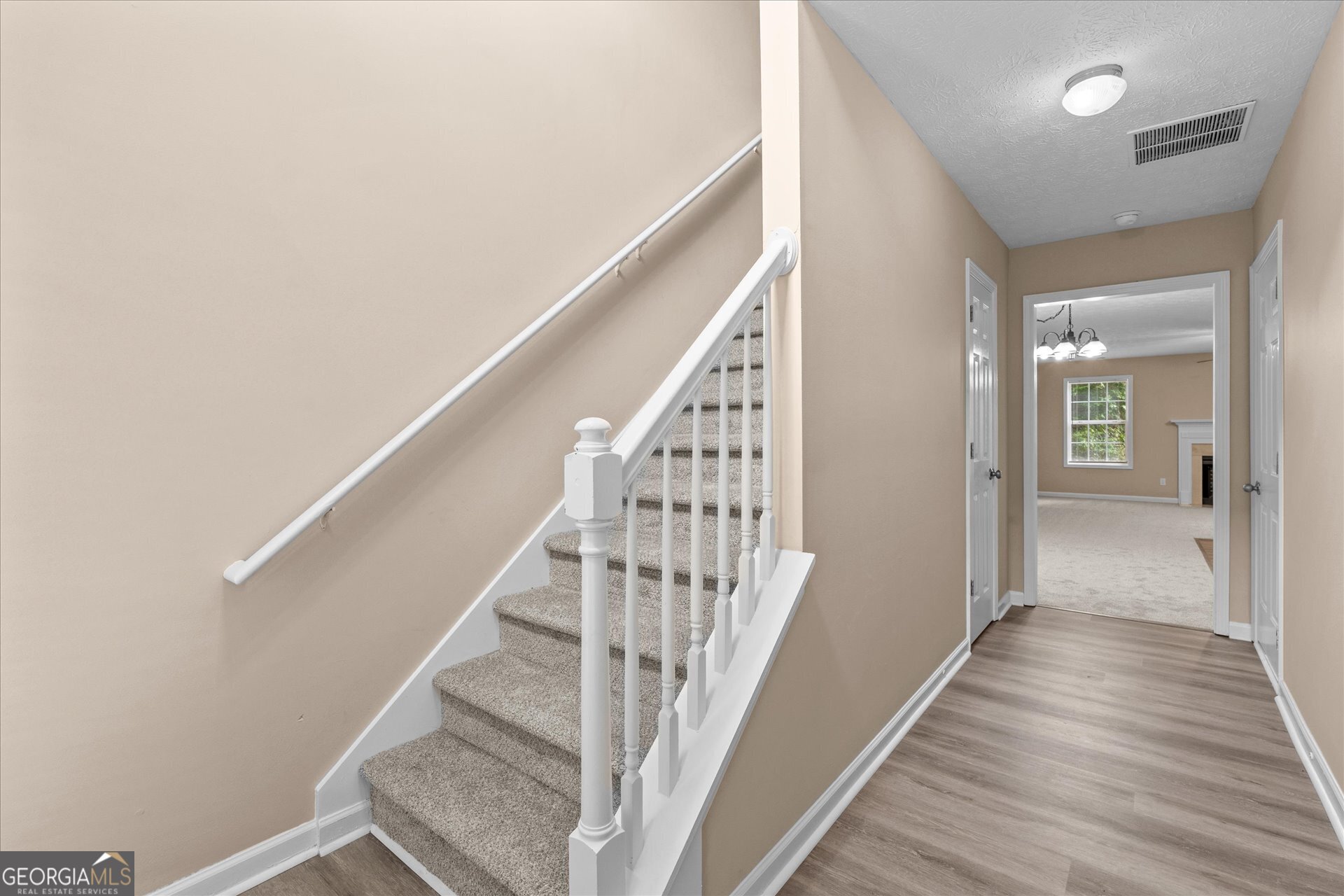 138 Alton Circle Property Photo 4