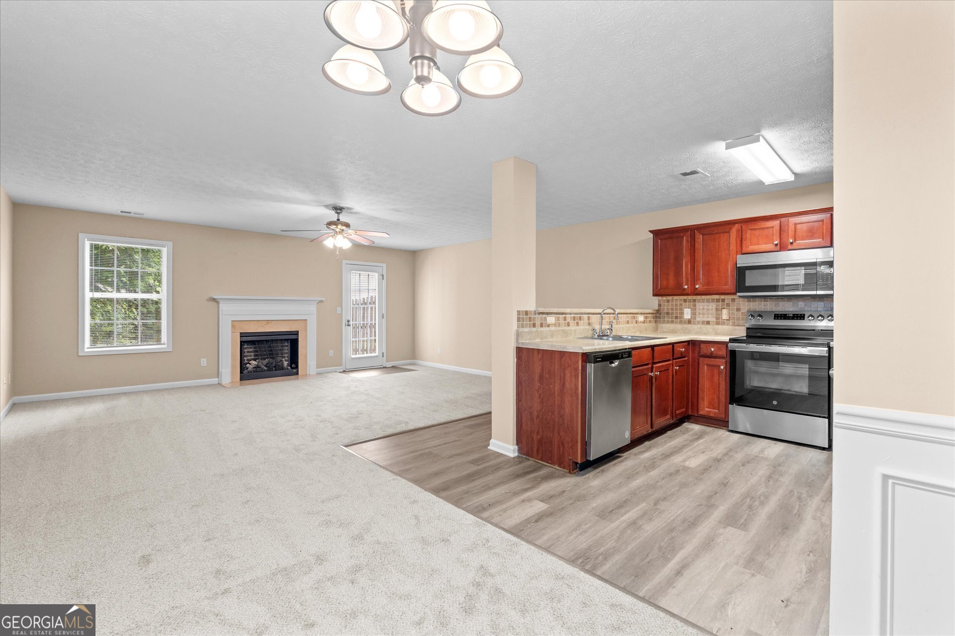 138 Alton Circle Property Photo 7