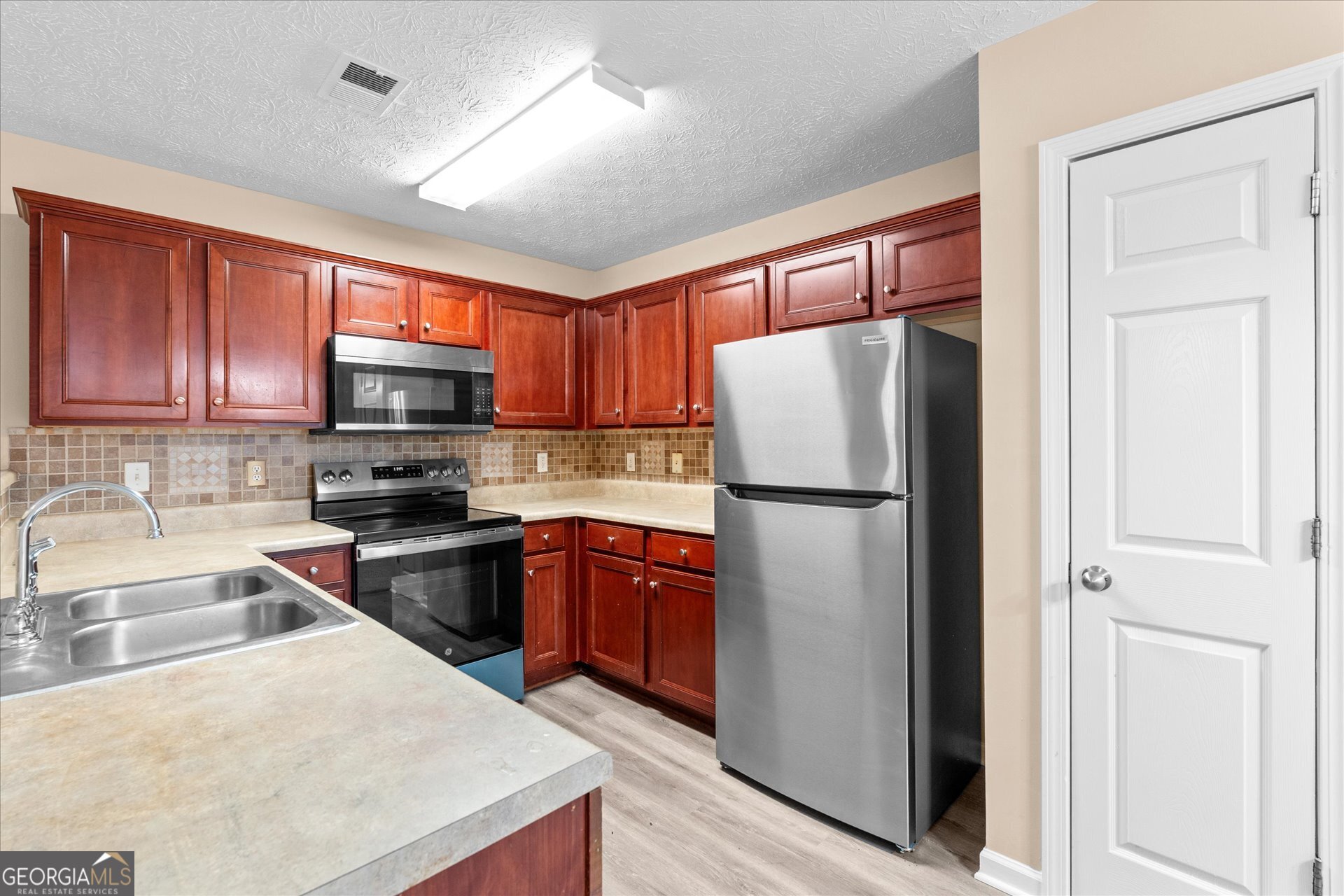 138 Alton Circle Property Photo 14