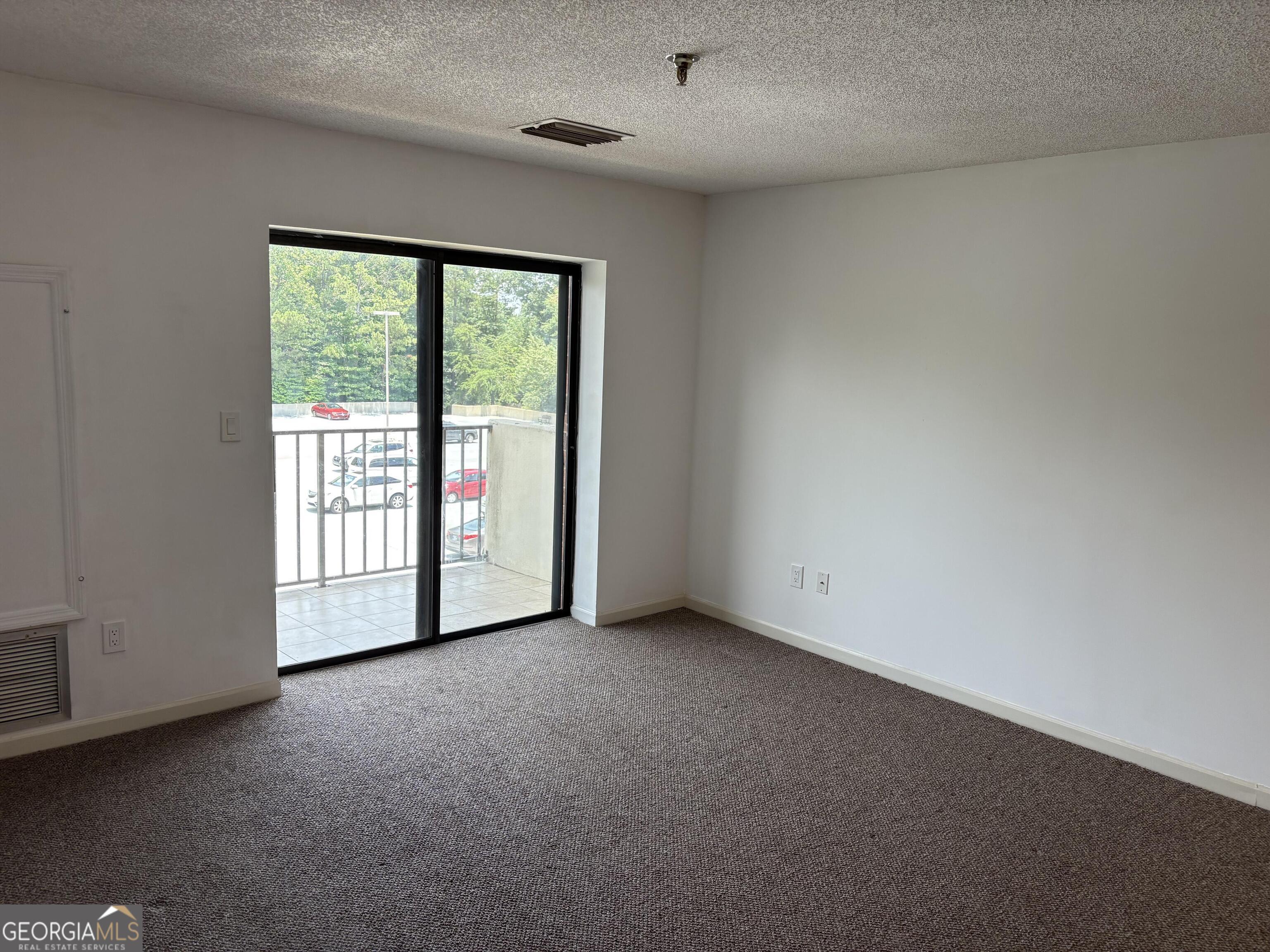 300 Johnson Ferry Road Ne # B311 Property Photo 2