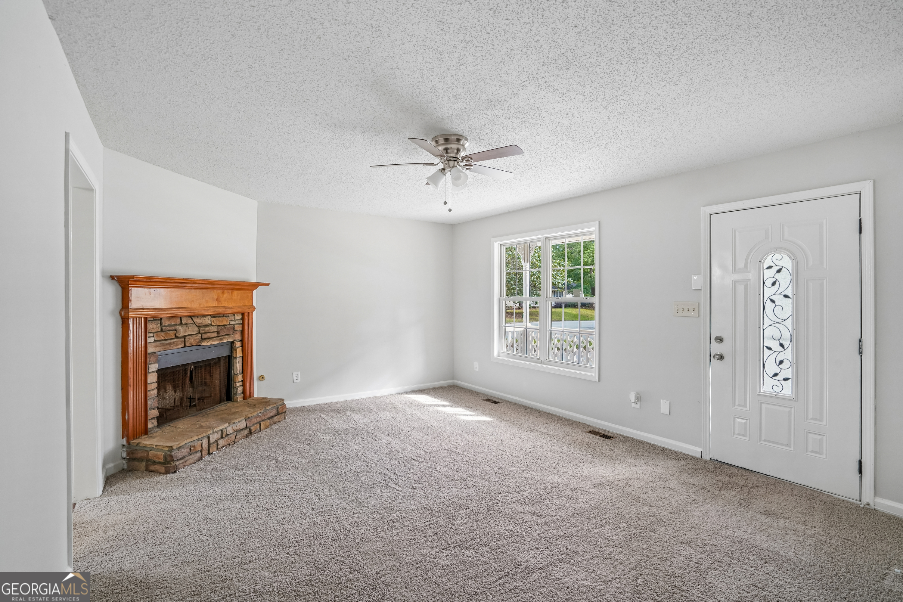 301 Madeline Way Property Photo 3