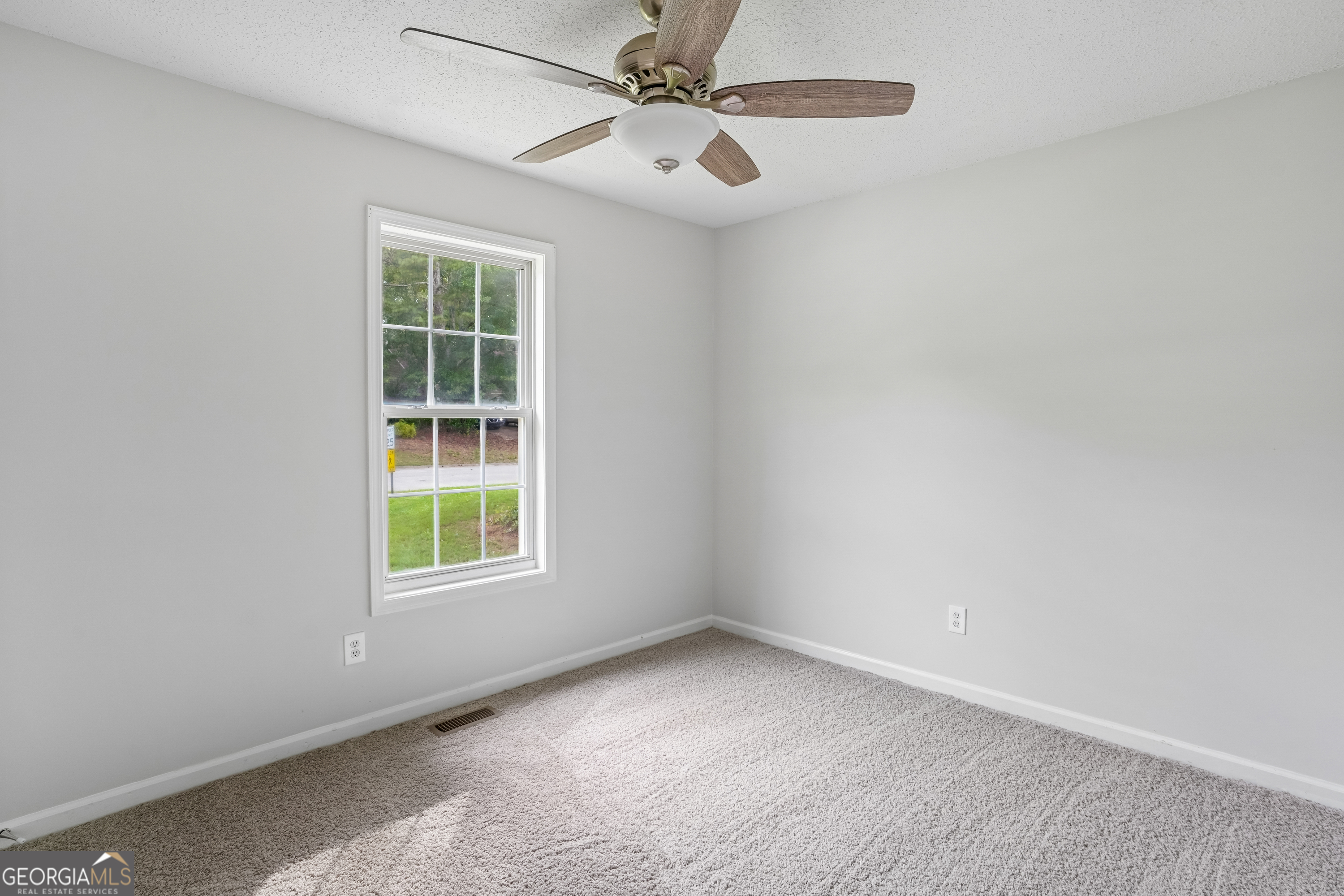 301 Madeline Way Property Photo 6