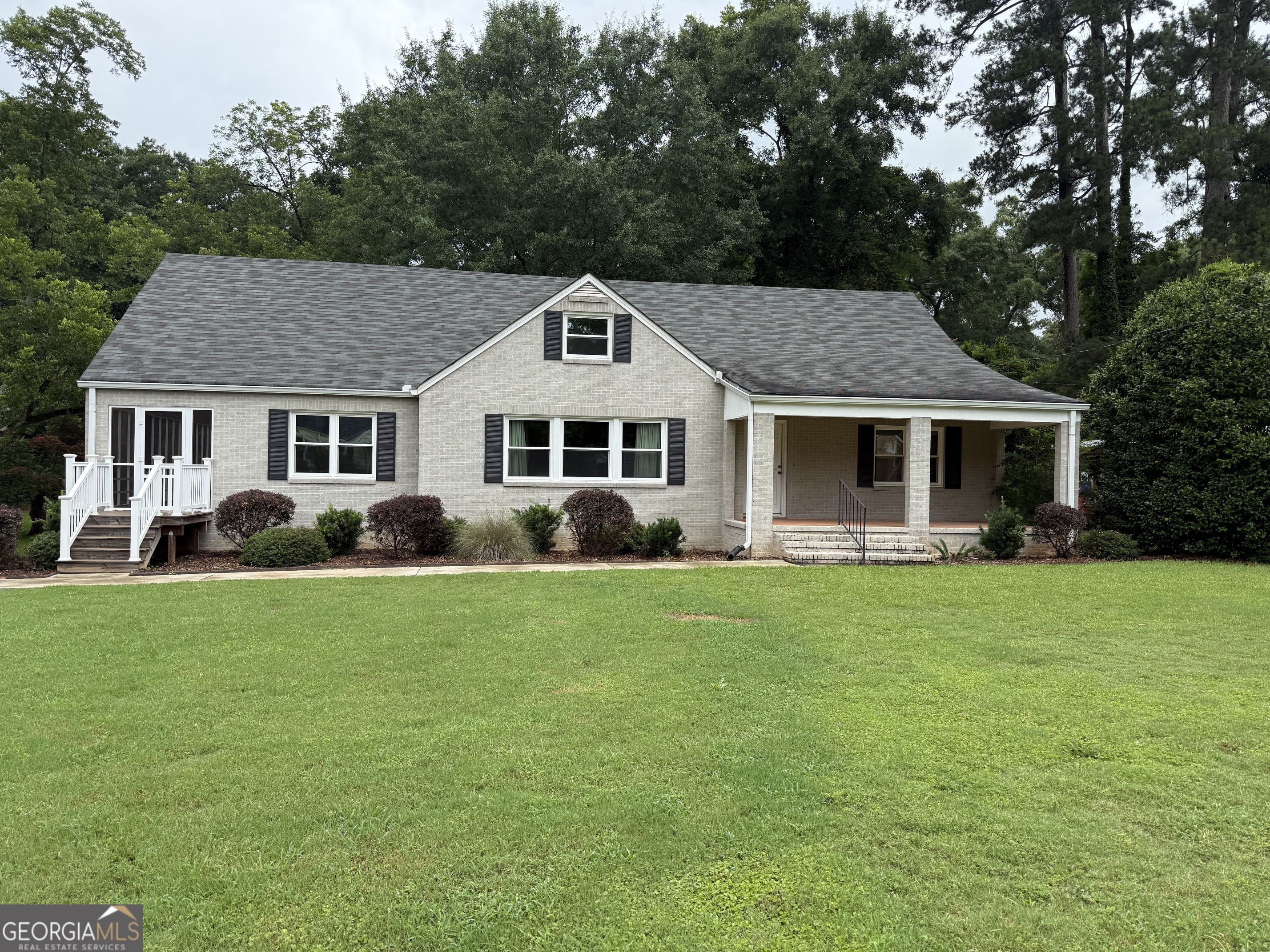 706 Hill Street Property Photo 1