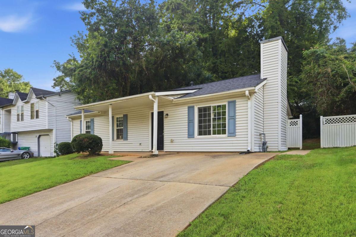 5202 Scarbrough Lane Property Photo 3