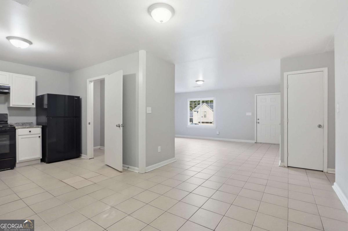 5202 Scarbrough Lane Property Photo 12