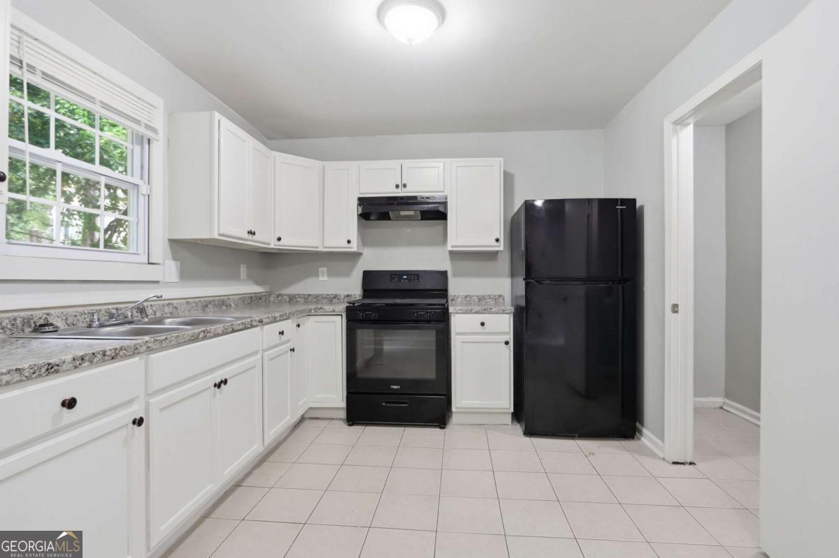 5202 Scarbrough Lane Property Photo 14