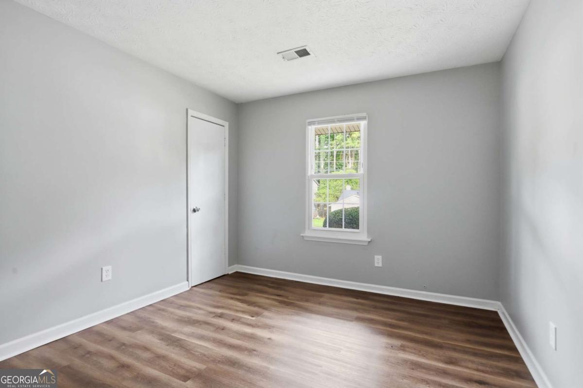 5202 Scarbrough Lane Property Photo 16
