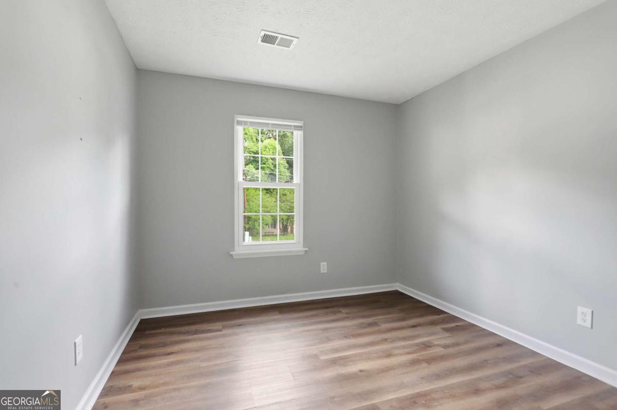 5202 Scarbrough Lane Property Photo 19