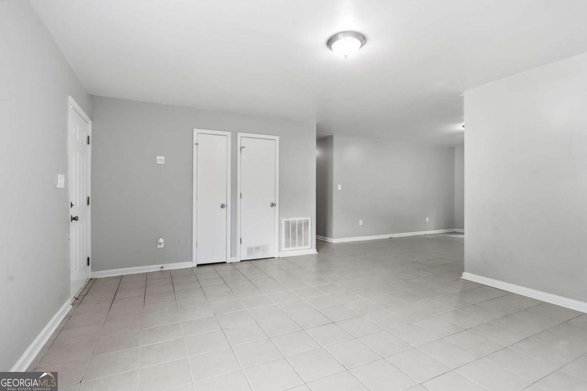 5202 Scarbrough Lane Property Photo 25