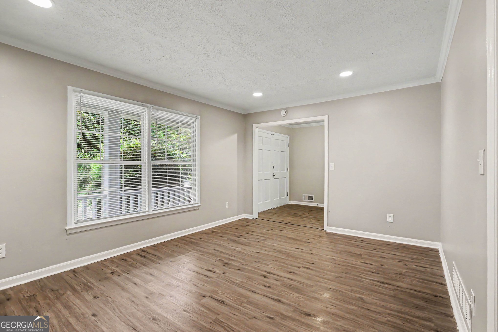 3348 Goldenchain Drive Property Photo 6