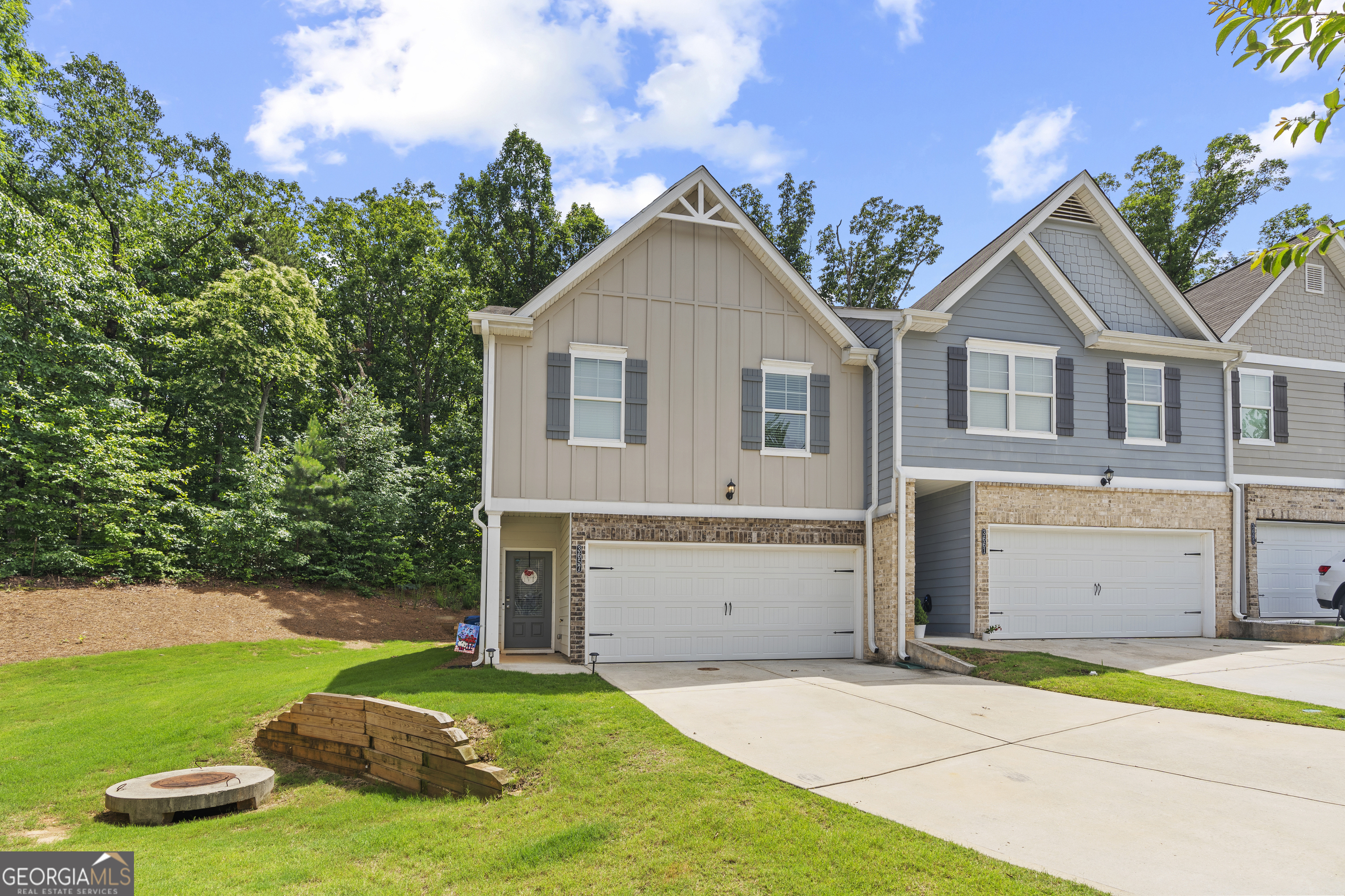 3657 Abbey Way Property Photo 2