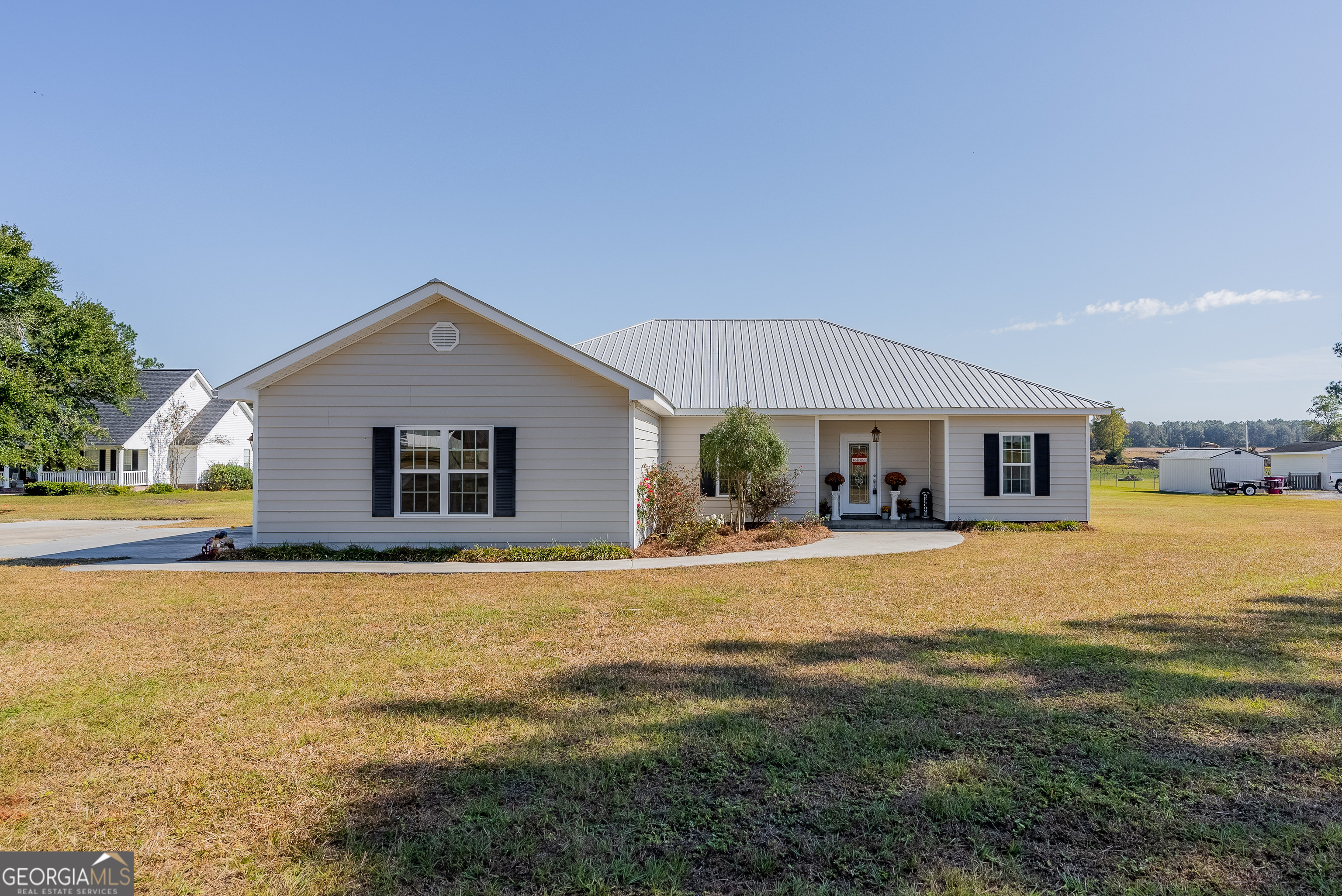 6664 Southside Drive Property Photo 1