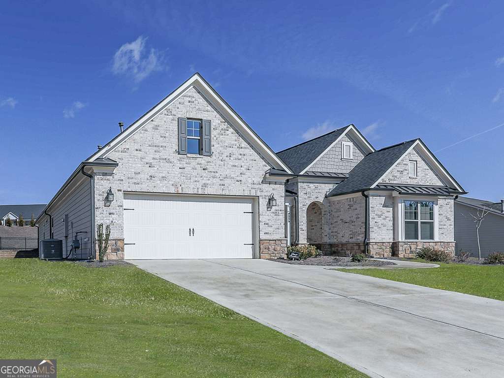 456 Northside Drive Property Photo 2