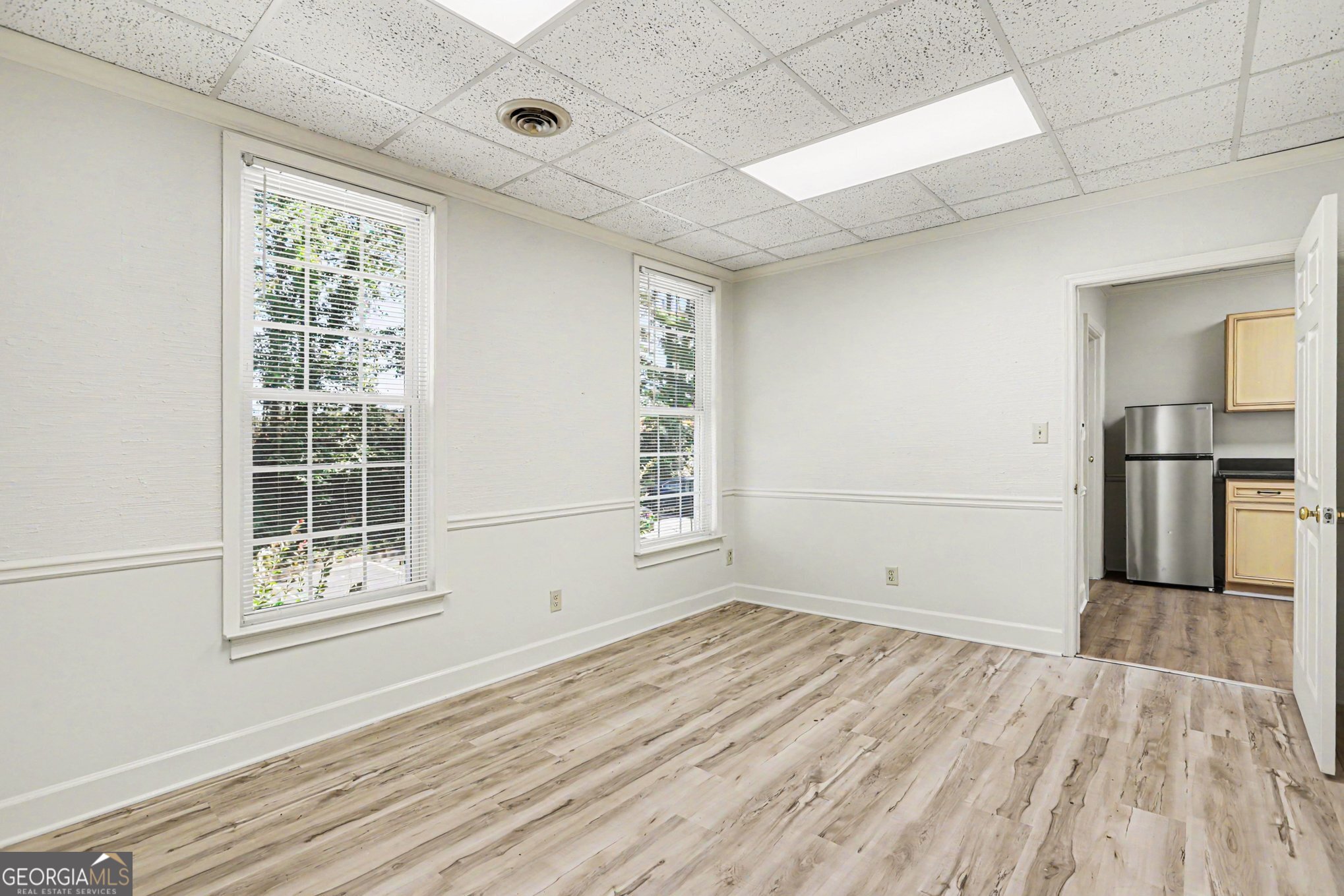 8375 Dunwoody Place Property Photo 10