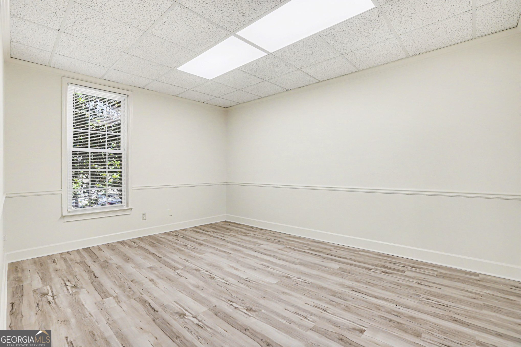 8375 Dunwoody Place Property Photo 22