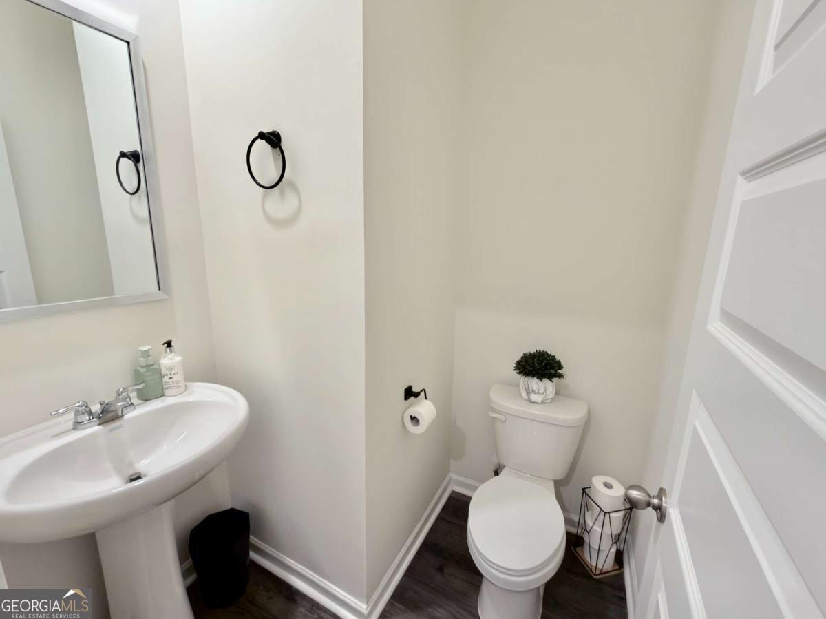 111 Hampton Circle Property Photo 18