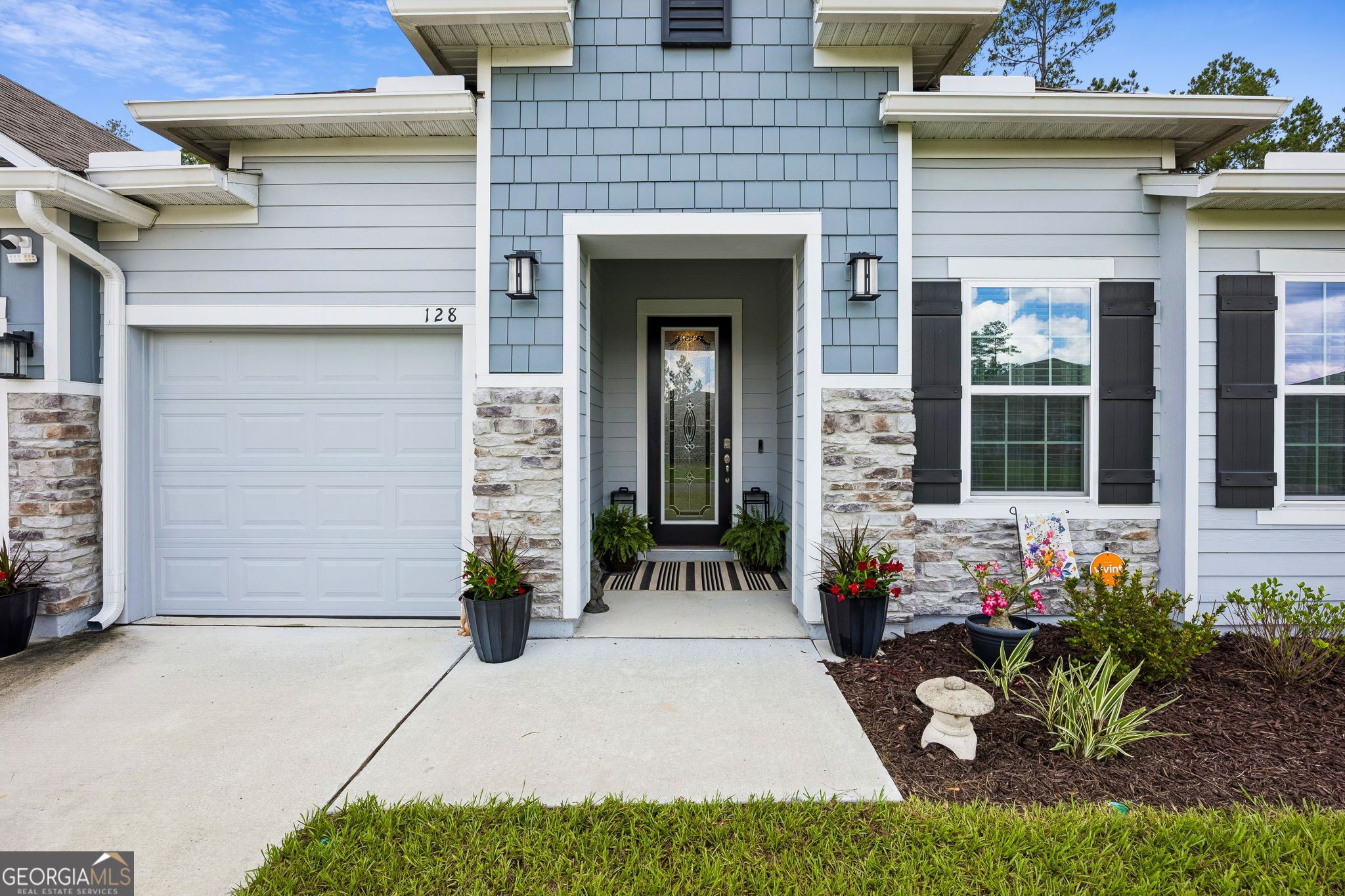 128 Breakwater Loop Property Photo 2