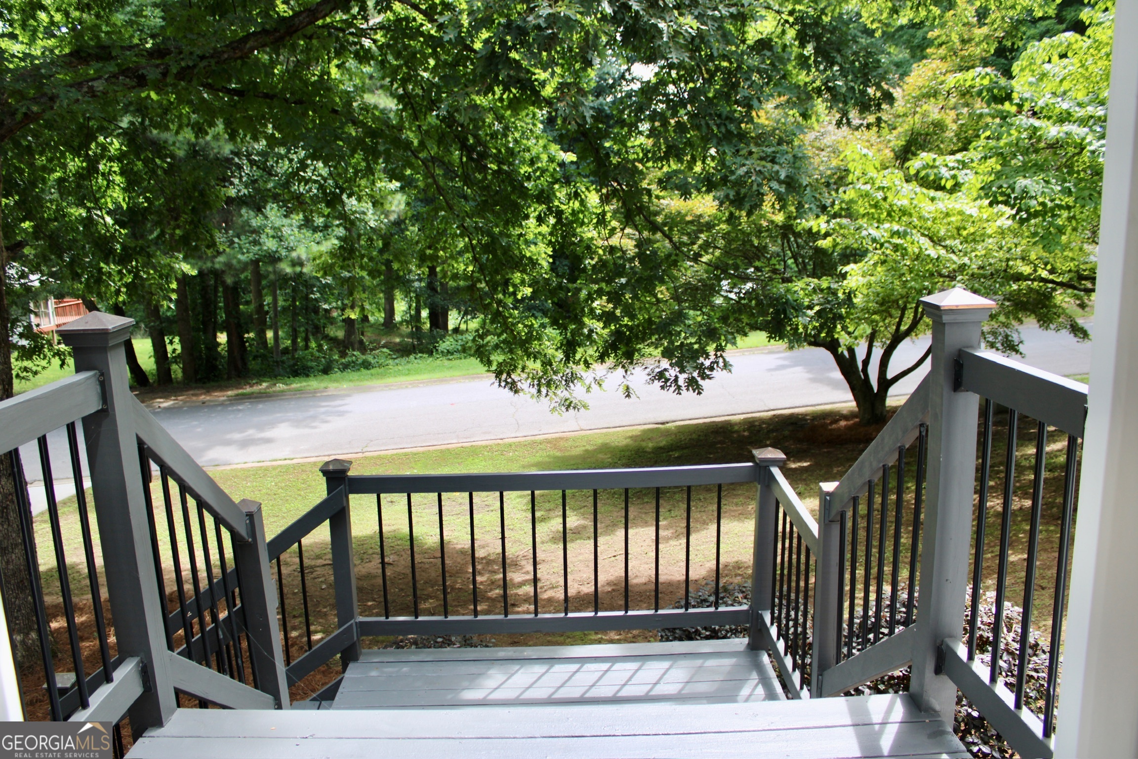 2160 Lakeway Drive Property Photo 4