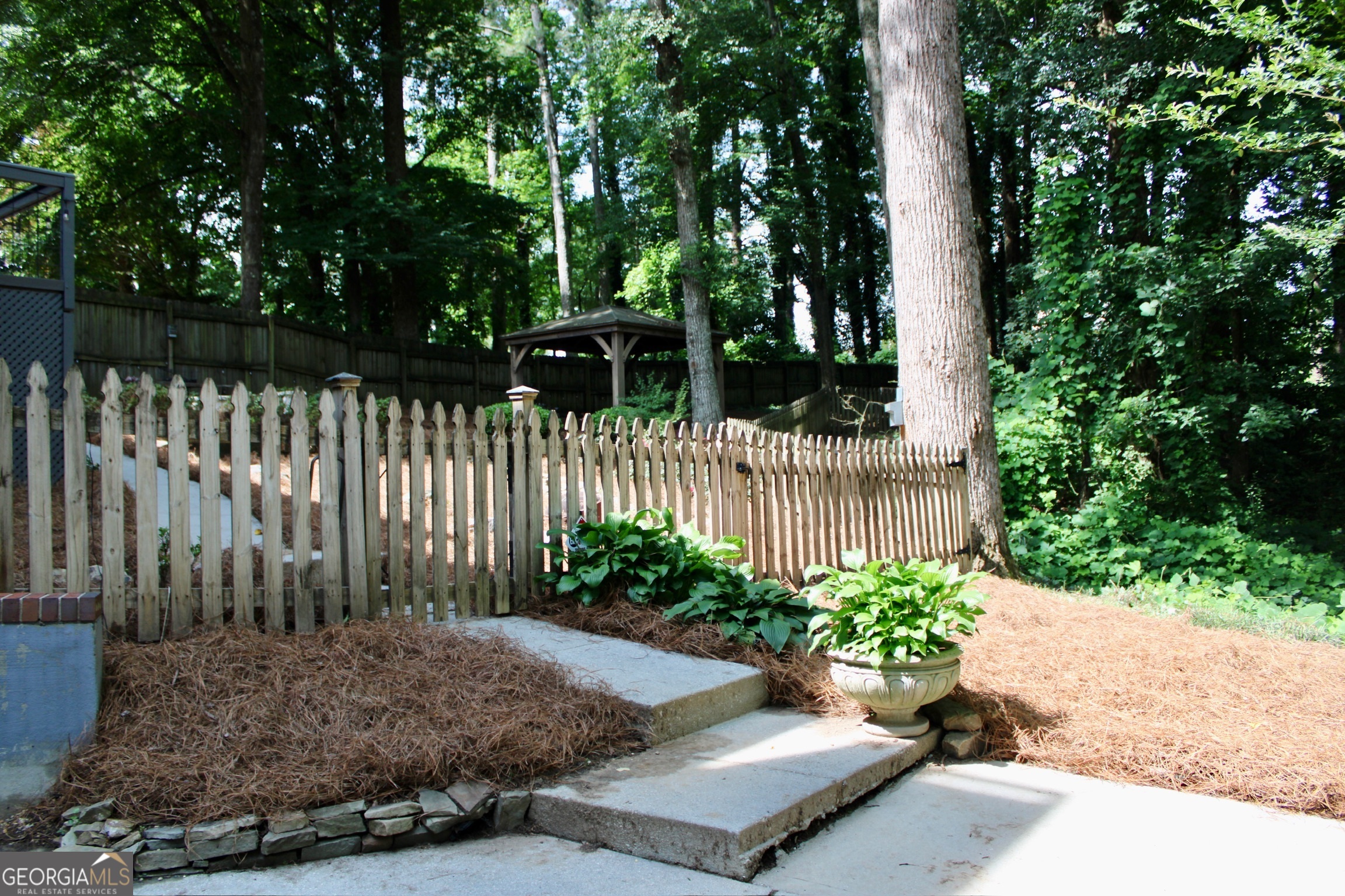 2160 Lakeway Drive Property Photo 20