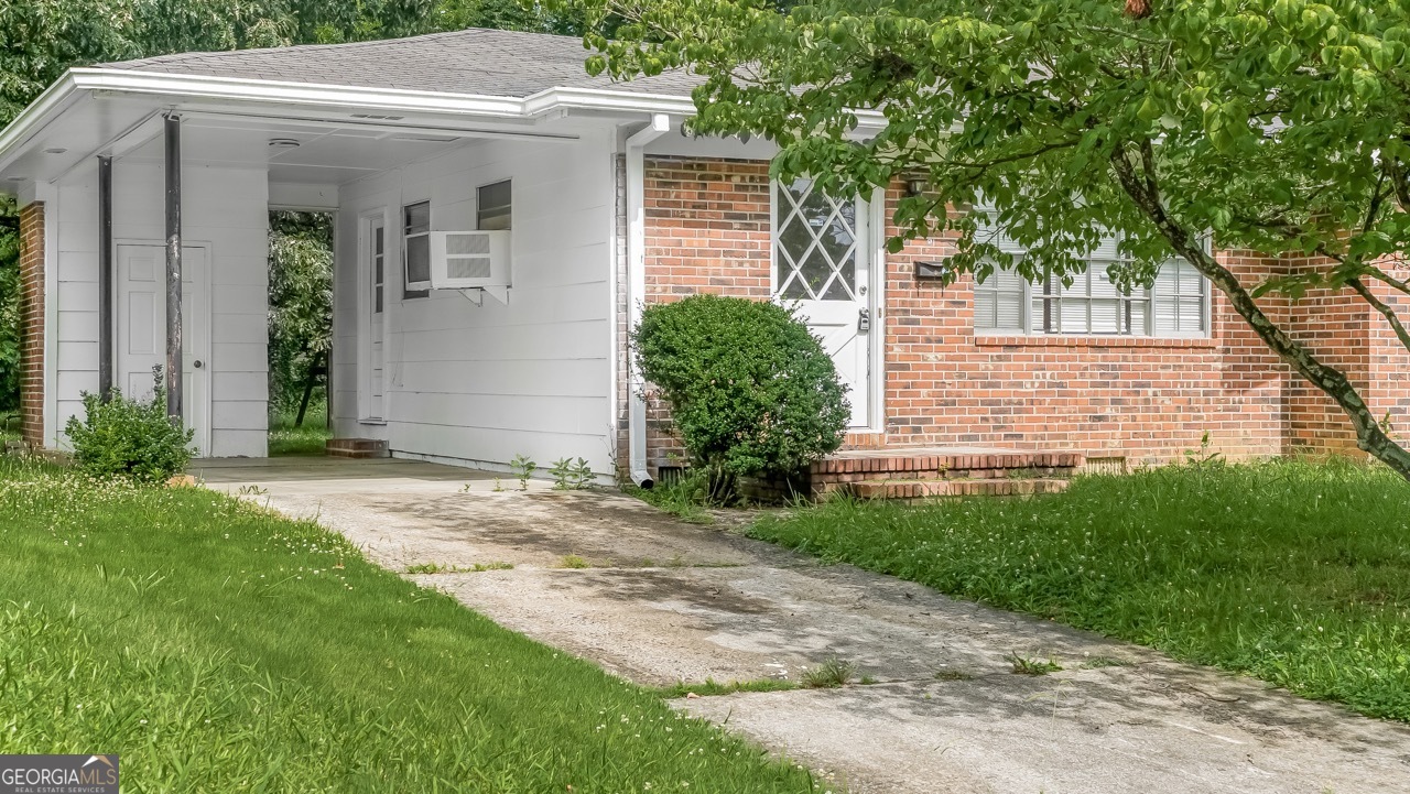 423 Branham Avenue Sw Property Photo 2
