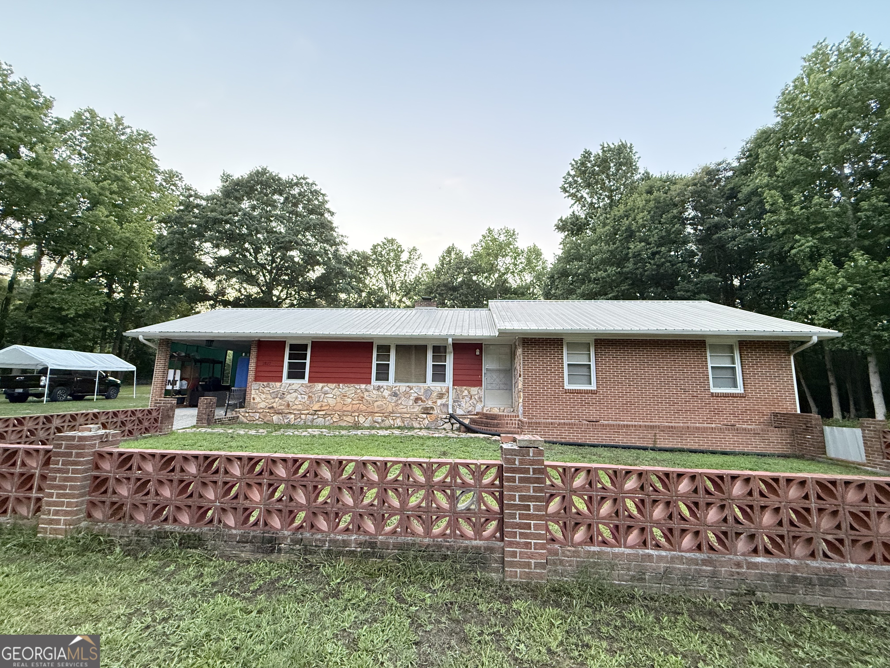 2827 Bomar Road Property Photo 1
